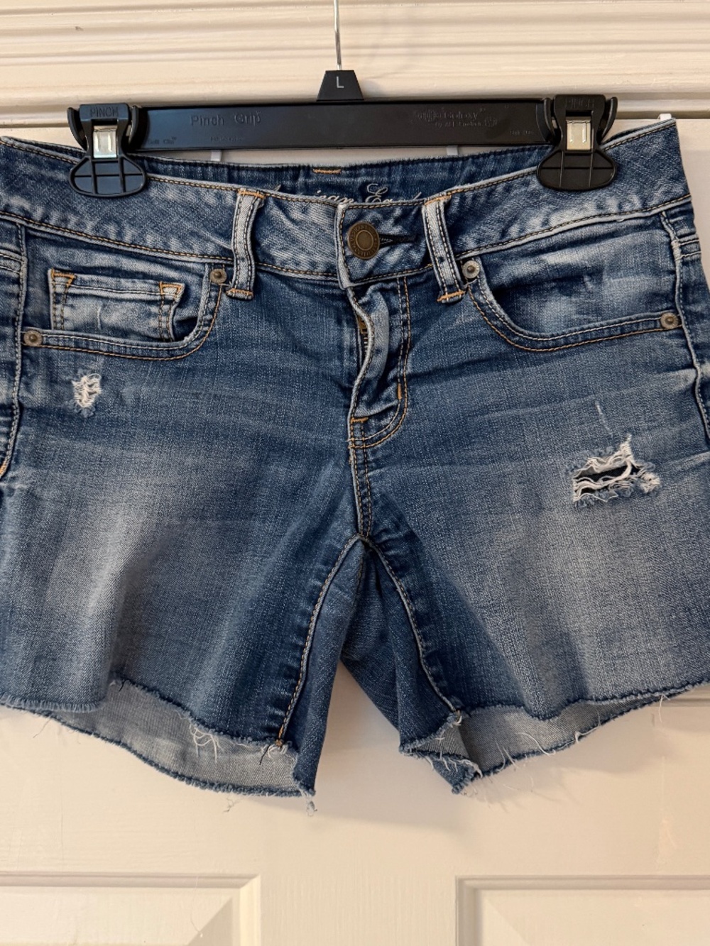 American Eagle Super Stretch Distressed Denim Cutoff Shorts Women's Size 6 Blue